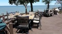 Lakefront Loft-Perfect Couples Getaway--Rent 3 Get 4th Free 10/1-12/20-Just Ask!