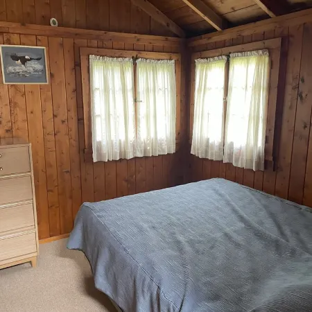 Beautiful Hubbard Lake, Lakefront Cottage