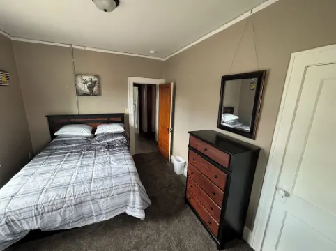 One block from downtown One bed one bath with extra folded out bed.