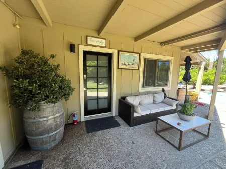 Lodge at Concord Lavender Farm. Отели в г. Конкорд