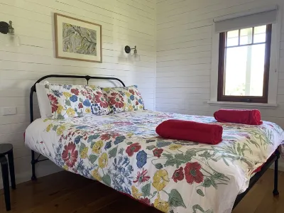Cosy Cottage on a cattle and sheep property.