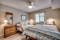 Cozy/Clean Ground Floor Surfside Beach Condo 1 Block walk to Beach Pet Friendly