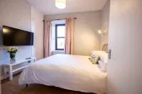 2 Bedroom in the Centre of Stonehaven with Seaviews, near the Beach & Harbour! Hotels in Stonehaven