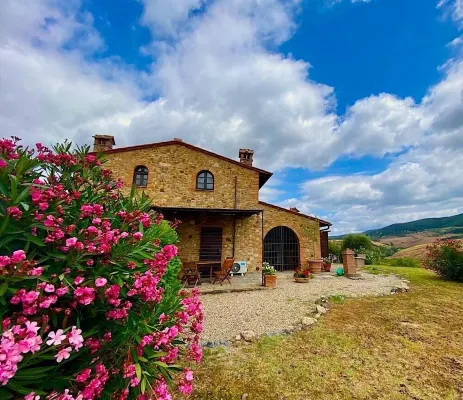 Beautiful Villa With Panoramic Views near San Gimignano