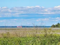 View Freighters ~ Waterfront ~ King Bed! Hotel a Raber Township