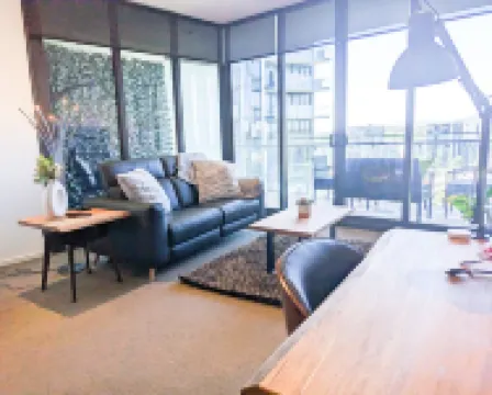 Stylish oasis in the heart of Canberra CBD, free parking