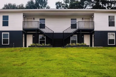 Charming 1-bedroom apartment in Enterprise with WiFi, AC