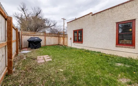 Sage Creek Hacienda - located in downtown Cody; sleeps 5!