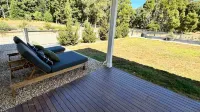 Country Escape: Luxe Family Haven with Sports Court, Games& Entertainment Galore