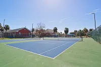 The Ultimate In Beach Living! Ocean View, Steps to Beach,  Sleeps 8. Elevator!