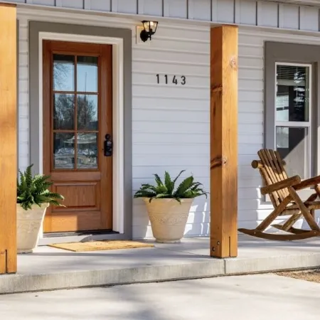 Lovely DOWNTOWN CODY: Salsbury Corner Cottage