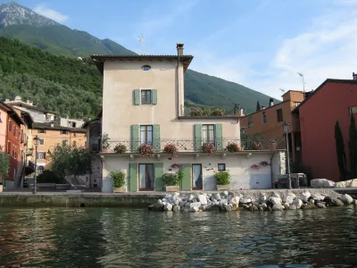 Apartment in restored Rustico directly on the lake, open all year. Hotels in der Nähe von Kite CENTER Garda Lake