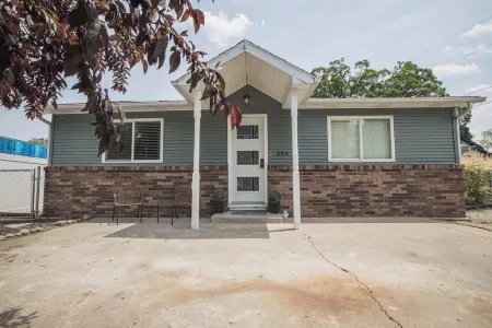 Lake Wawasee FROG House, Surround Sound & Bikes