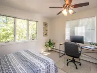 Mtn Top Home w/Views of Mt. Washington & Speakeasy Hotels in Madison