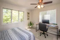 Mtn Top Home w/Views of Mt. Washington & Speakeasy Hotels in Madison