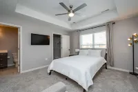 Built in 2021- close to UIHC and Shopping