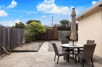 Walk to Beach -3 beds- 1 bath- Safe Town Remodeled Modern House I 20 min to SFO Hotels near Rockaway Beach