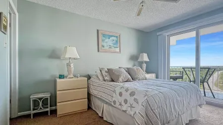 2 Minute Walk To Diamond Beach! Charming 2 BR condowith wonderful ocean views!