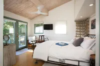 Modern Compound on Private Vineyard, Complete with Guest House 비에이더 빈야즈 & 와이너리 주변 호텔