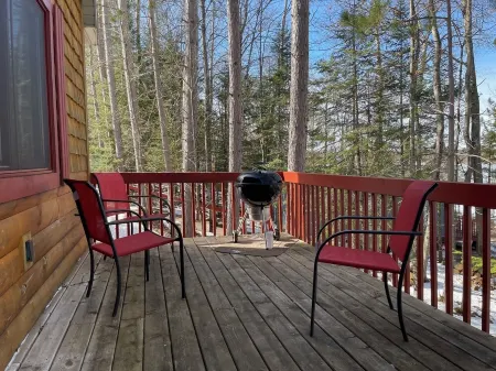 Spacious lakeside cabin in the heart of the Northwoods