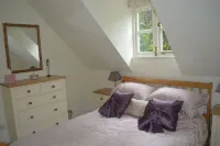 Luxury Apartment Close to Shops, Coast and Beautiful Beaches. Far Reaching Views