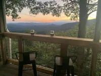 Ridgeline Retreat: Cozy Home with Amazing Mountain Views! Pet Friendly