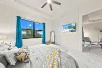 Penthouse Suite in the heart of SW Cape Coral, FL