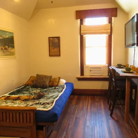 Come Stay for a Night or a Few - No Cleaning Fee