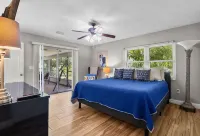 ☼ Quiet Neighborhood on a Canal with Boat Dock, Sea Wall and Lanai! ☼ Hotels near Punta Gorda Airport