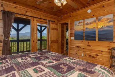 Majestic Views! Easy Access, 10Mins from Dollywood!
