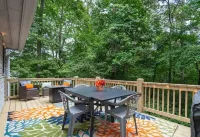 Family Vacay in the Mtn's with  Hot Tub, Fire Pit, Pools & Dog Friendly w/ Games