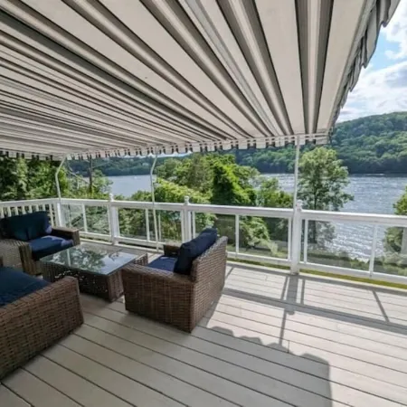 Candlewood Lake - Family Getaway with direct lake access. 3775 sqft home.