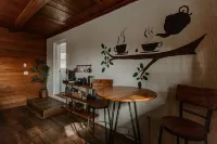 Newly renovated 3BR/2BA home in beautiful centrally located neighborhood Hotels in Bristol