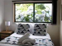 DOLPHIN LOOKOUT COTTAGE Overlooking Binalong Bay