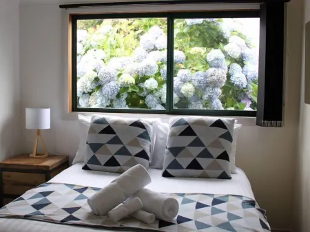 DOLPHIN LOOKOUT COTTAGE Overlooking Binalong Bay Отели в г. Биналонг Бэй