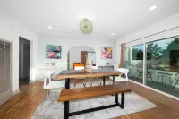 NEW! SPANISH BOHO COLONIAL RETREAT - WOOD STREET - DOWNTOWN RIVERSIDE 리버사이드 호텔