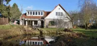 Apartment with a view of the garden. 5 minutes to the lake and the S-Bahn