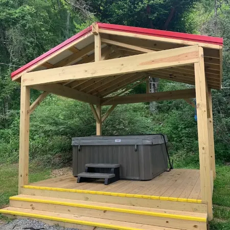 Secluded & Romantic, Blowing Rock, Views, Hot Tub - the Red Rover
