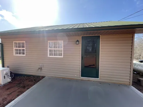 Newly renovated near Rowena, Grider and Wolf Creek Dam
