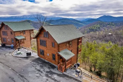 Christmas in the Smokies-National Park Mountain Views-King Bed- Hot Tub-Jacuzzi Wears Valley 주변 호텔