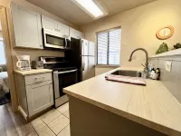Clean & Cozy One Bedroom Condo W/ Kitchen In DTC