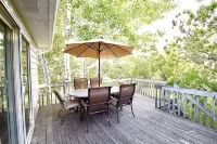 Farm house on 2 lovely acres outside of Bozeman, Pets Allowed & State Licensed