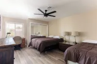 Over 3,000 Feet of Desert Oasis-Perfect for Friends & Family. Free Tesla Charger - Wifi