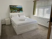 Elegant 4 Bedroom Detached House