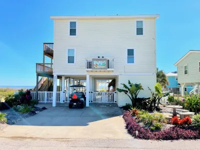 Summer Beachside Retreat I 5BR I TIKI BAR I Sleeps 15 I Ocean Views I Pets