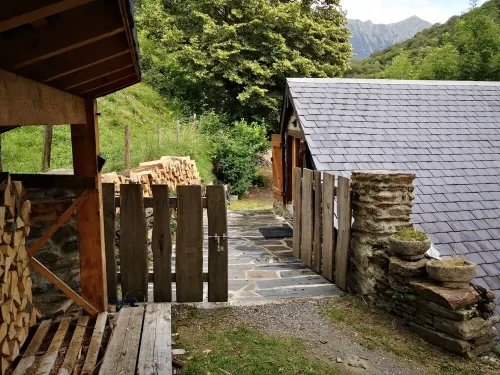 🏔 The Little Barn – A Cozy Hideaway in the Heart of the Pyrenees