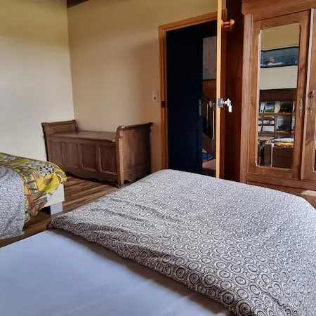 Quiet renovated house near the beach with beautiful garden in Kerdalé