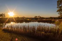 Amish-built cabin, serene and peaceful with pond and private dock for fishing.