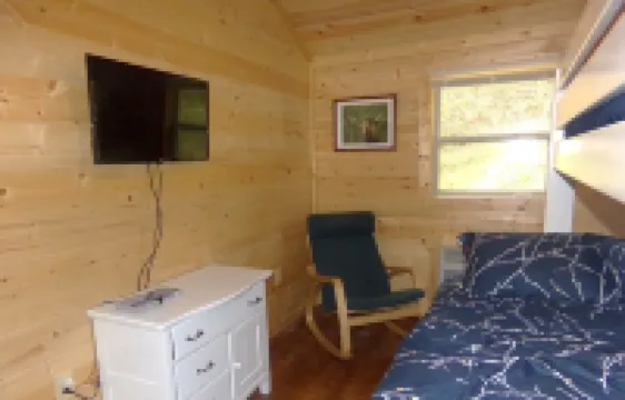 Moose Tracks Cabin with Hot Tub  on screened in porch!