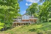 The Gate House - Lake Views and Private Cove